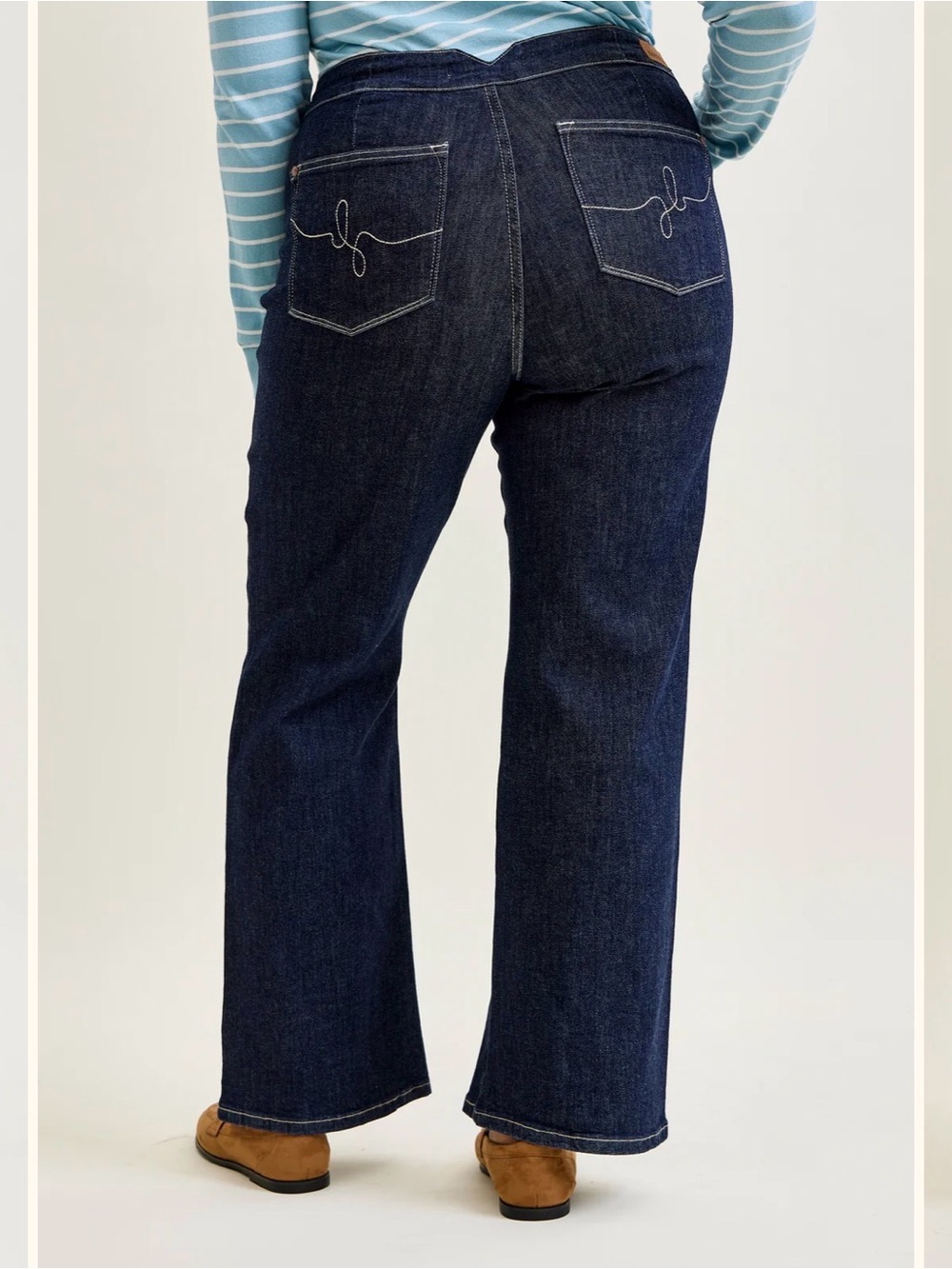 Judy Blue Dark Blue Wide Leg Jeans
Size 30 (11) - Picture 2 of 8